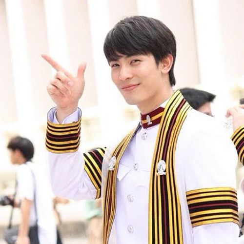 ทรงผมรับปริญญาผู้ชาย