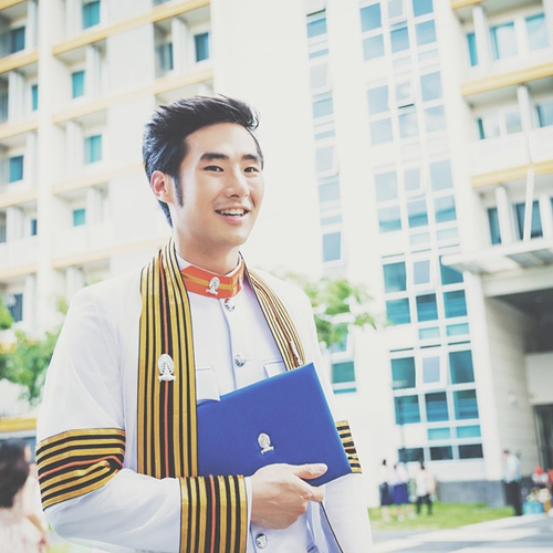 ทรงผมรับปริญญาผู้ชาย