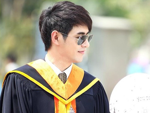 ทรงผมรับปริญญาผู้ชาย