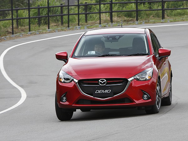 Mazda2 2015