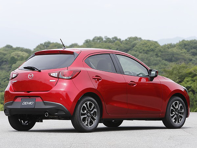 Mazda2 2015