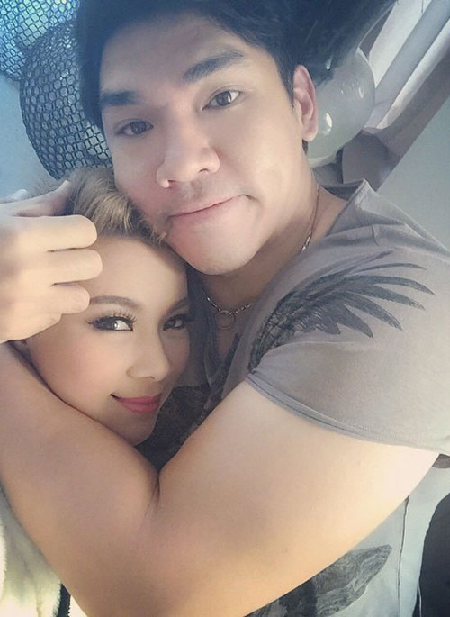 คู่รักวงการบันเทิง