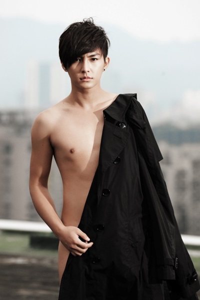 หนุ่มเอเชียรูปหล่อ