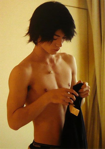 หนุ่มเอเชียรูปหล่อ