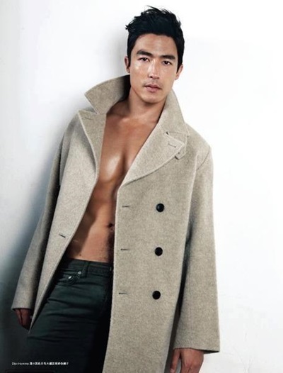 หนุ่มเอเชียรูปหล่อ