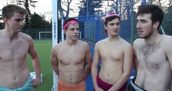 ทีมฮอกกี้ชายในอังกฤษเปลือยกายแข่ง