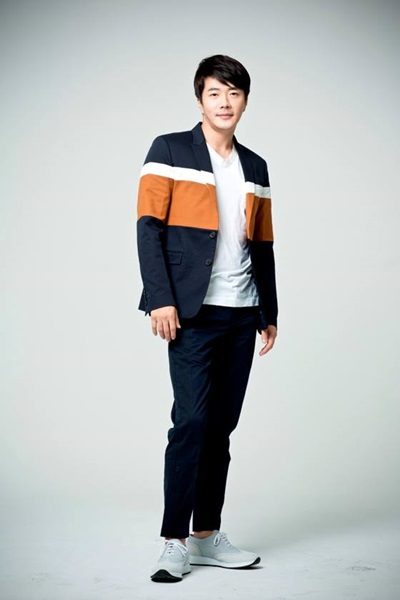 หนุ่มเอเชียรูปหล่อ