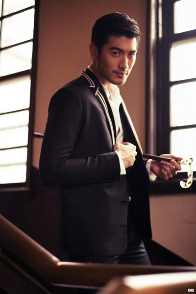 หนุ่มเอเชียรูปหล่อ