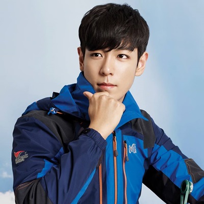 หนุ่มเอเชียรูปหล่อ