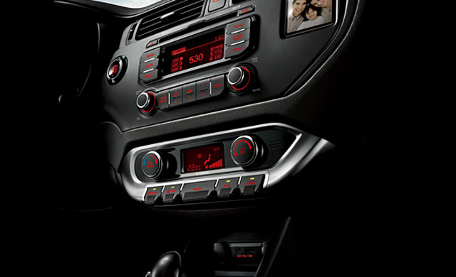 Kia Rio ซีดาน