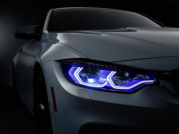 BMW M4 Iconic Light