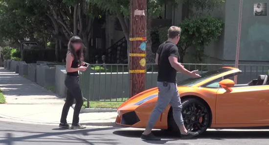 คลิปแกล้งสาว