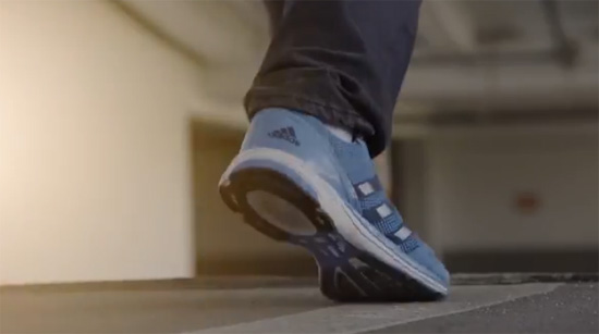 รองเท้าวิ่ง Adidas รองเท้าวิ่ง Adidas