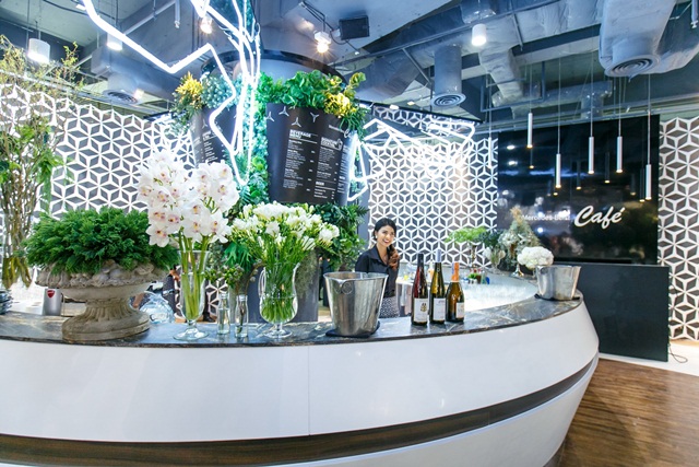 Mercedes-Benz Cafe