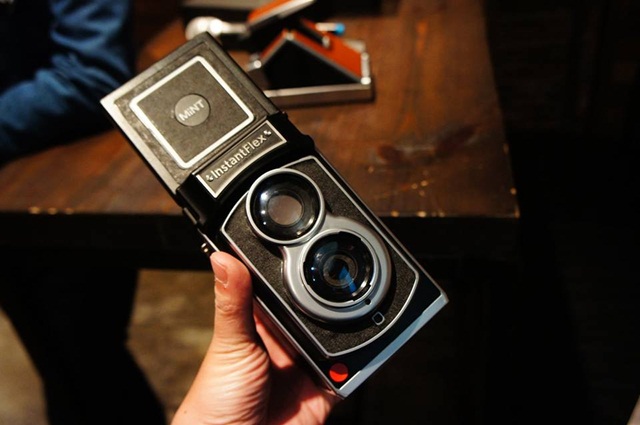 กล้องโพลารอยด์,InstantFlex TL70