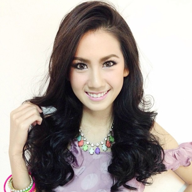 พลอย ภัทรากร