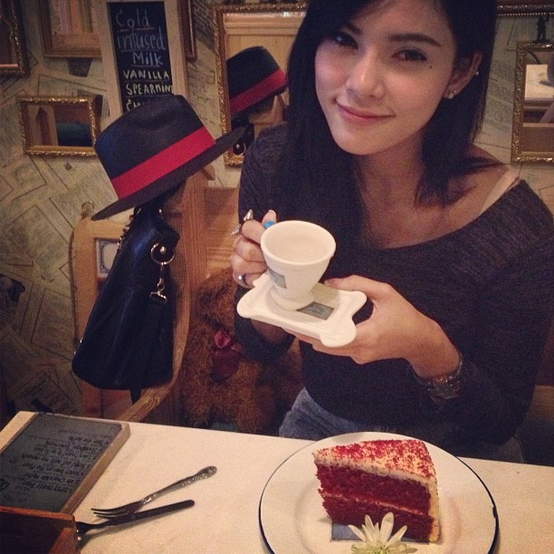 อุ้ม ลักขณา