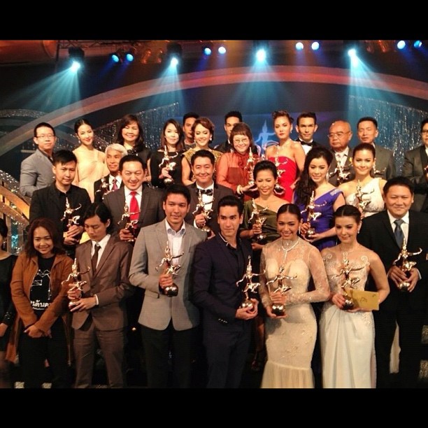 นุ่น ศิรพันธ์-ณเดชน์ ซิวดารายอดเยี่ยม ขุนศึก คว้าละครยอดเยี่ยม รางวัลนาฏราช 2555