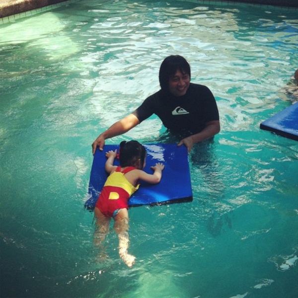 ชมภาพ...น้องออกัส-น้องออร์ก้า ลูกสาวลูกชาย เปิ้ล นาคร