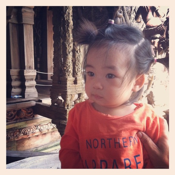 ชมภาพ...น้องออกัส-น้องออร์ก้า ลูกสาวลูกชาย เปิ้ล นาคร