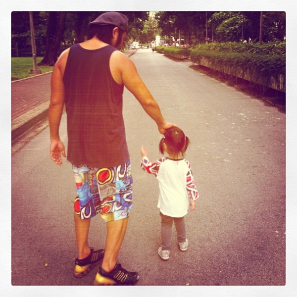 ชมภาพ...น้องออกัส-น้องออร์ก้า ลูกสาวลูกชาย เปิ้ล นาคร