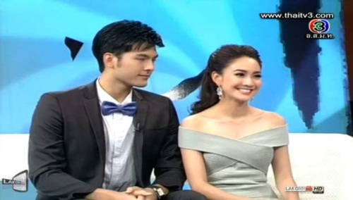 บอม ธนิน จูงมือ แต้ว ณฐพร เผยเบื้องหลังสุดมันส์ ในทูไนท์โชว์ 