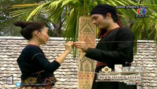 บอม ธนิน จูงมือ แต้ว ณฐพร เผยเบื้องหลังสุดมันส์ ในทูไนท์โชว์ 