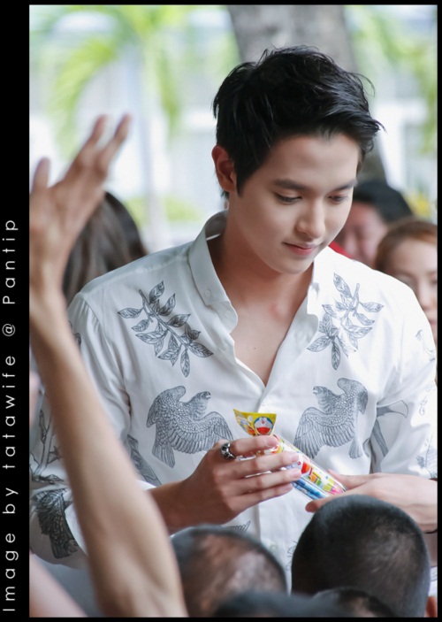 เจมส์ จิรายุ