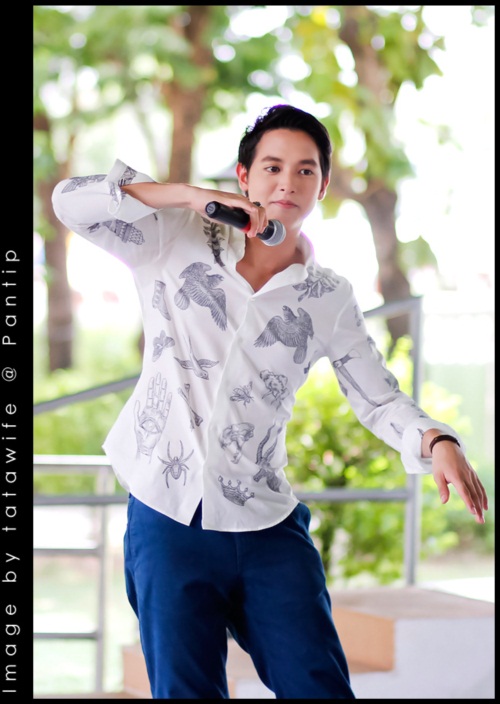 เจมส์ จิรายุ