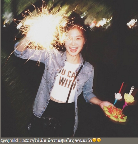 ดาราลอยกระทง 2557