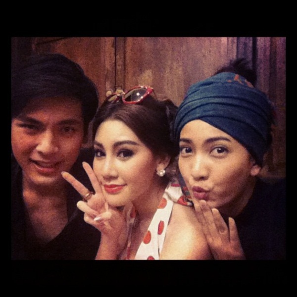 บอมบ์ ธนิน มนูญศิลป์