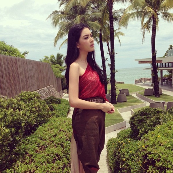 ใหม่ ดาวิกา ใบเฟิร์น พิมพ์ชนก