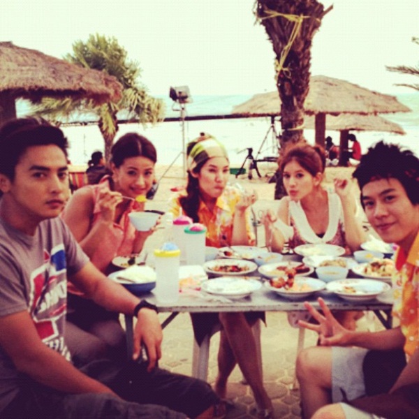 เบื้องหลังคอมเมดี้ ก้นครัวตัวแสบ สุดฮา รั่วกันทุกคน