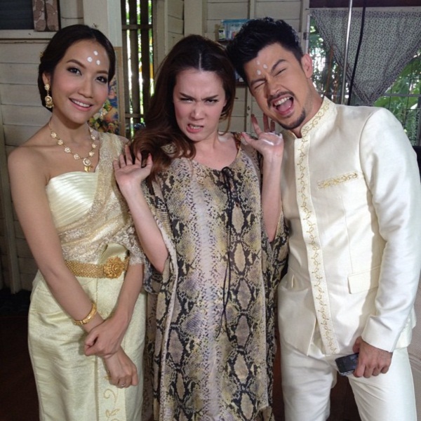เบื้องหลังน้องเมีย...ตบ-จูบ-ริษยา มันเวอร์อ่ะเรื่องนี้