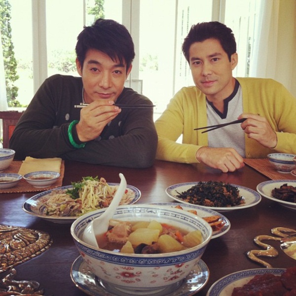 ตามดู...เบื้องหลังกองละคร กี่เพ้า 