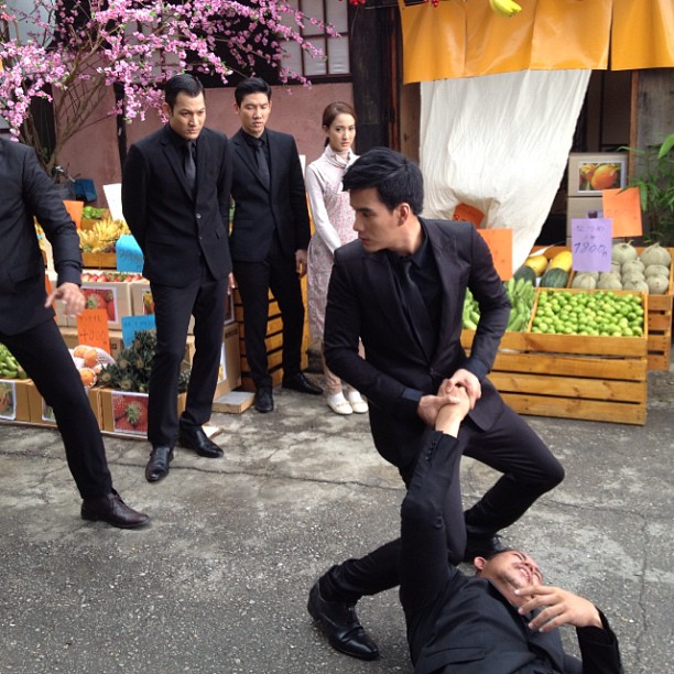 ภาพเบื้องหลังละคร รอยรักหักเหลี่ยมตะวัน