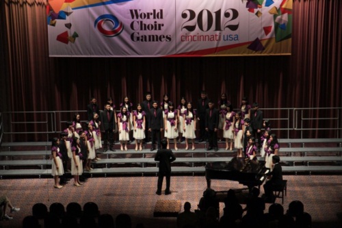 เก่ง! สาธิตจุฬาฯ คว้า 2 เหรียญเงินโอลิมปิก ร้องประสานเสียง