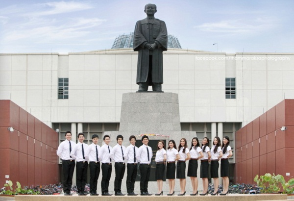 ยลโฉมผู้นำเชียร์ ม.ธรรมศาสตร์ ในงานฟุตบอลประเพณี ครั้งที่ 69