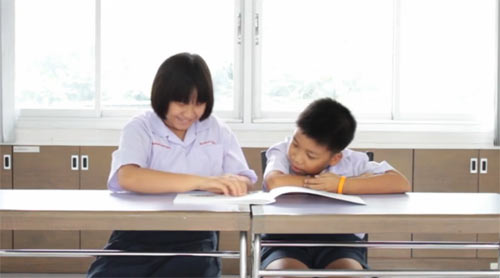 สมาคมคนตาบอดฯ ทำหนังสือให้เด็กปกติ-เด็กตาบอด อ่านร่วมกัน