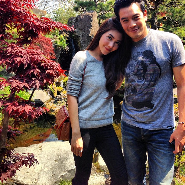 สวีทสุด ๆ ชาคริต-วุ้นเส้น จูงมือหวาน เที่ยวญี่ปุ่น