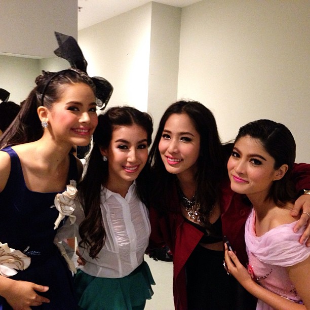 เก็บตกภาพเบื้องหลังคอนเสิร์ต 3 ทหารเสือสาว จาก IG ดารา เฮฮากันน่าดู