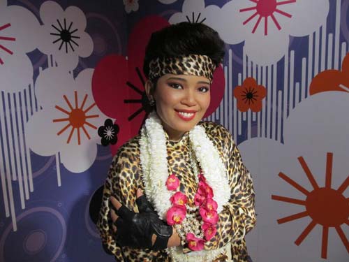 พุ่มพวง ดวงจันทร์