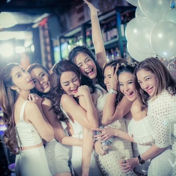 เป้ย กระแต หนิง จัดปาร์ตี้วันเกิดรวมแก๊ง เพื่อนดาราร่วมงานเพียบ