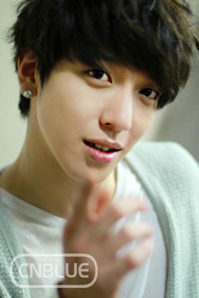 จองยงฮวา แห่ง CNBLUE ถูกโหวตว่าหนุ่มดูดีแบบธรรมชาติ