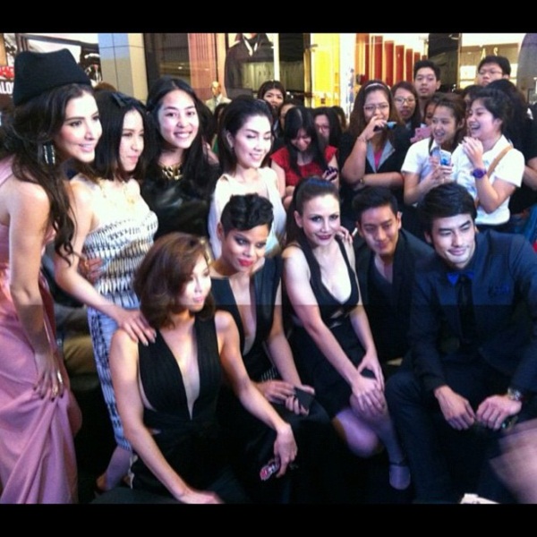 เริ่ดอ่ะ! โอปอล์ แหวกอกโชว์ ร่วมงาน Women\'s Health Awards 2012