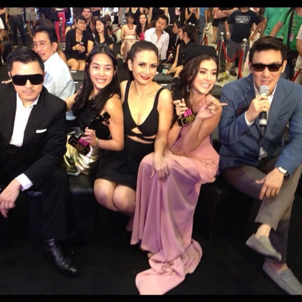 เริ่ดอ่ะ! โอปอล์ แหวกอกโชว์ ร่วมงาน Women\'s Health Awards 2012