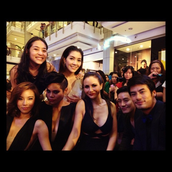 เริ่ดอ่ะ! โอปอล์ แหวกอกโชว์ ร่วมงาน Women\'s Health Awards 2012