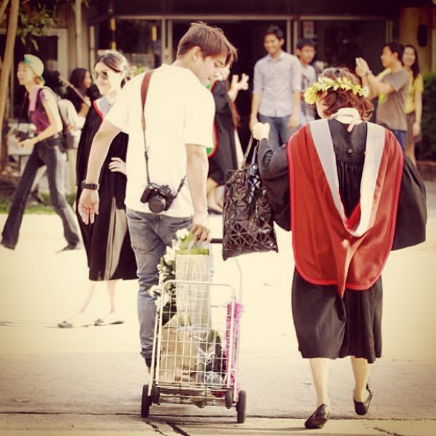 เต้ย จรินพร ปัดเดินกอด อเล็กซ์ กลางห้าง ไม่ซีเรียสคนจับตา