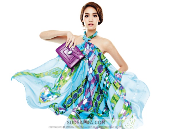 ชมภาพ มิน พีชญา กับแฟชั่นสวยเป๊ะใน สุดสัปดาห์
