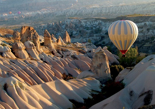 27 สถานที่ชวนตื่นตาที่คุณควรไปเยือนก่อนตาย